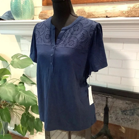 #181 NWT Liz Claiborne Navy Eyelet Short Sleeve Top Size Large - Picture 2 of 7